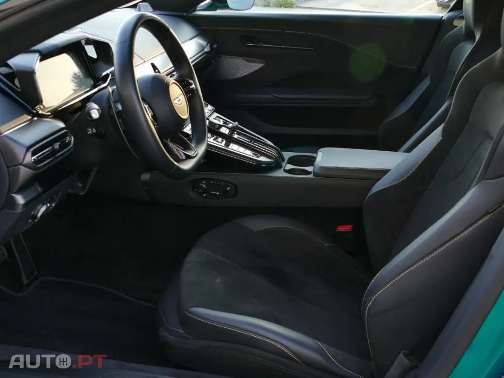 Aston Martin Vantage Coupé V8