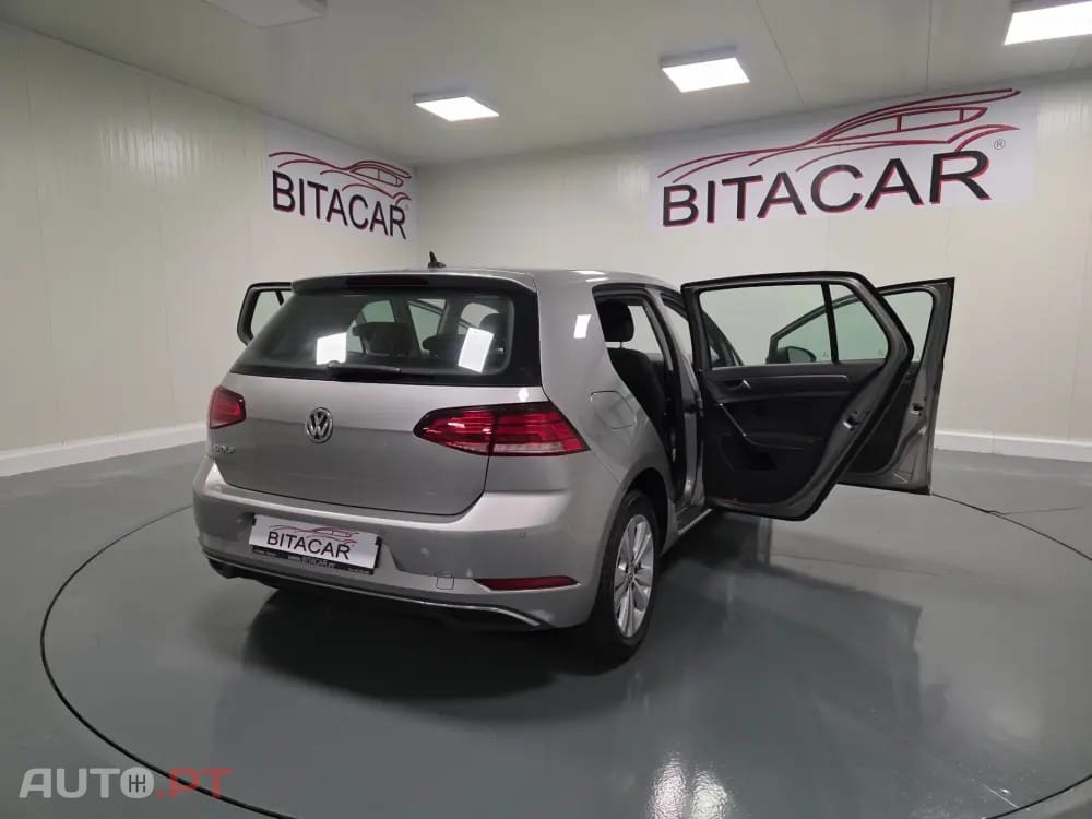 Volkswagen Golf 1.6 TDI CONFORTLINE