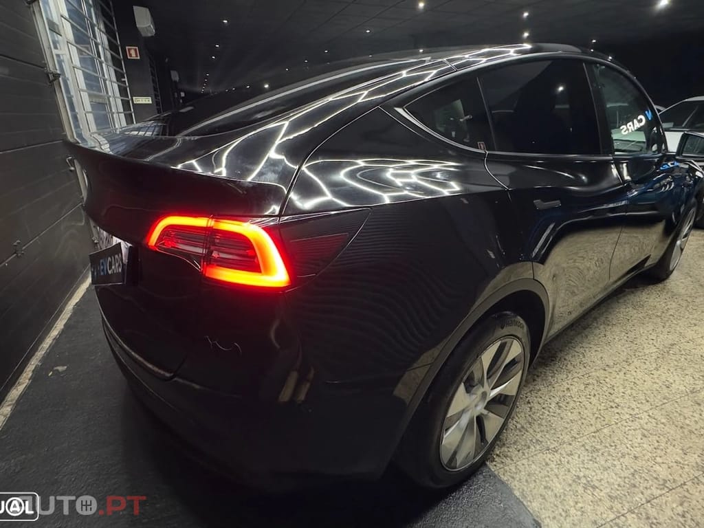 Tesla Model Y RWD
