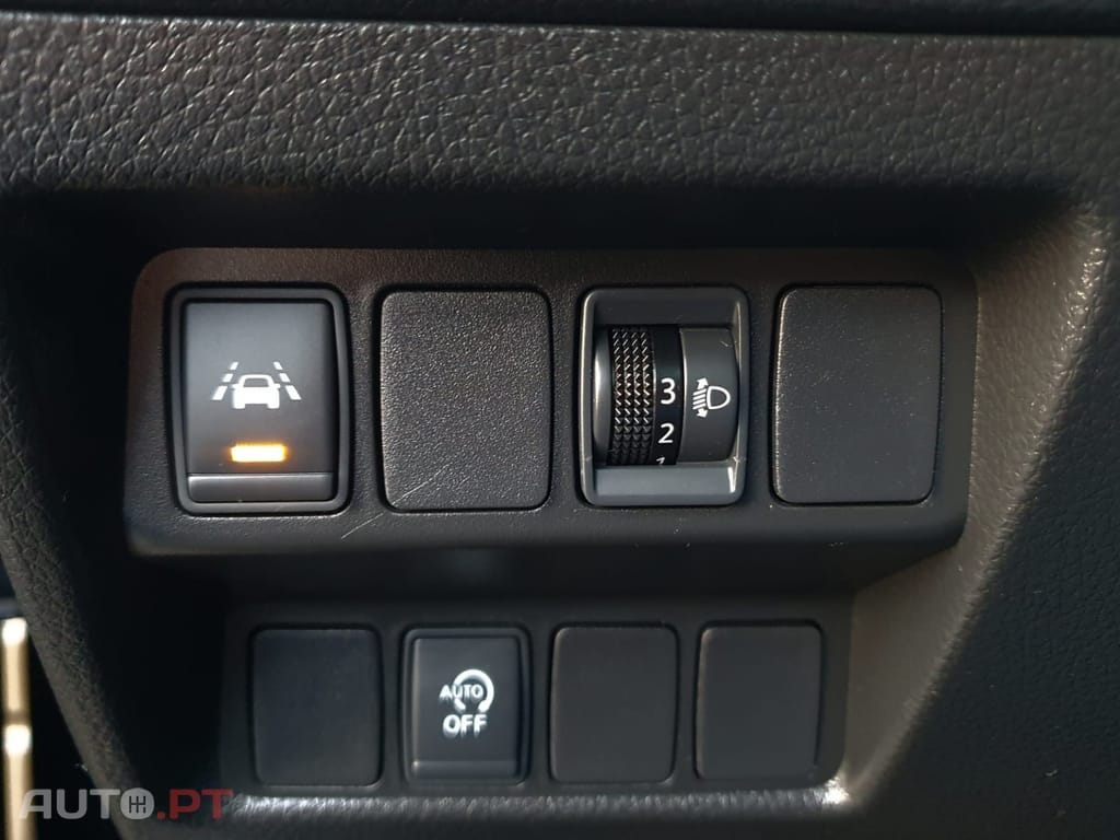 Nissan Qashqai 1.3 DIG-T N-Connecta J18