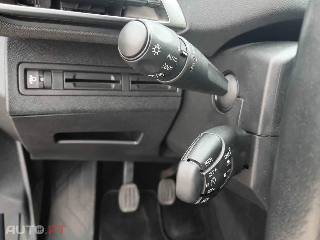 Peugeot 3008 1.5 BlueHDi Active
