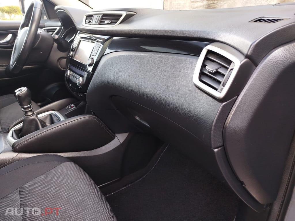 Nissan Qashqai 1.6 dCi N-Connecta 18