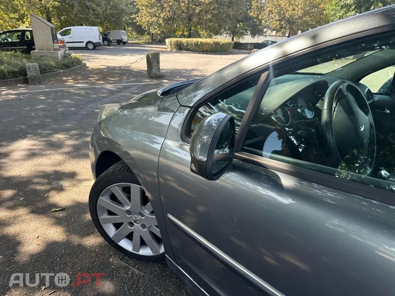 Peugeot 207 CC 1.6 VTi Active