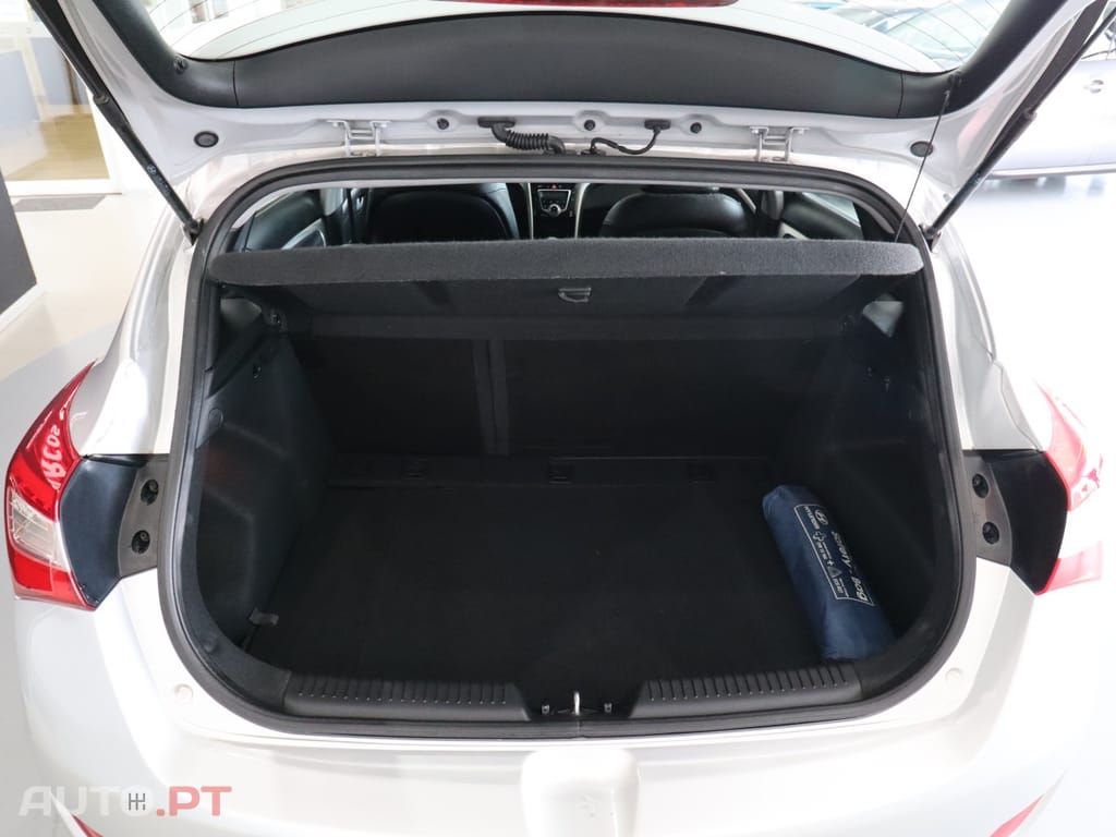 Hyundai i30 1.6 CRDi STyle J17