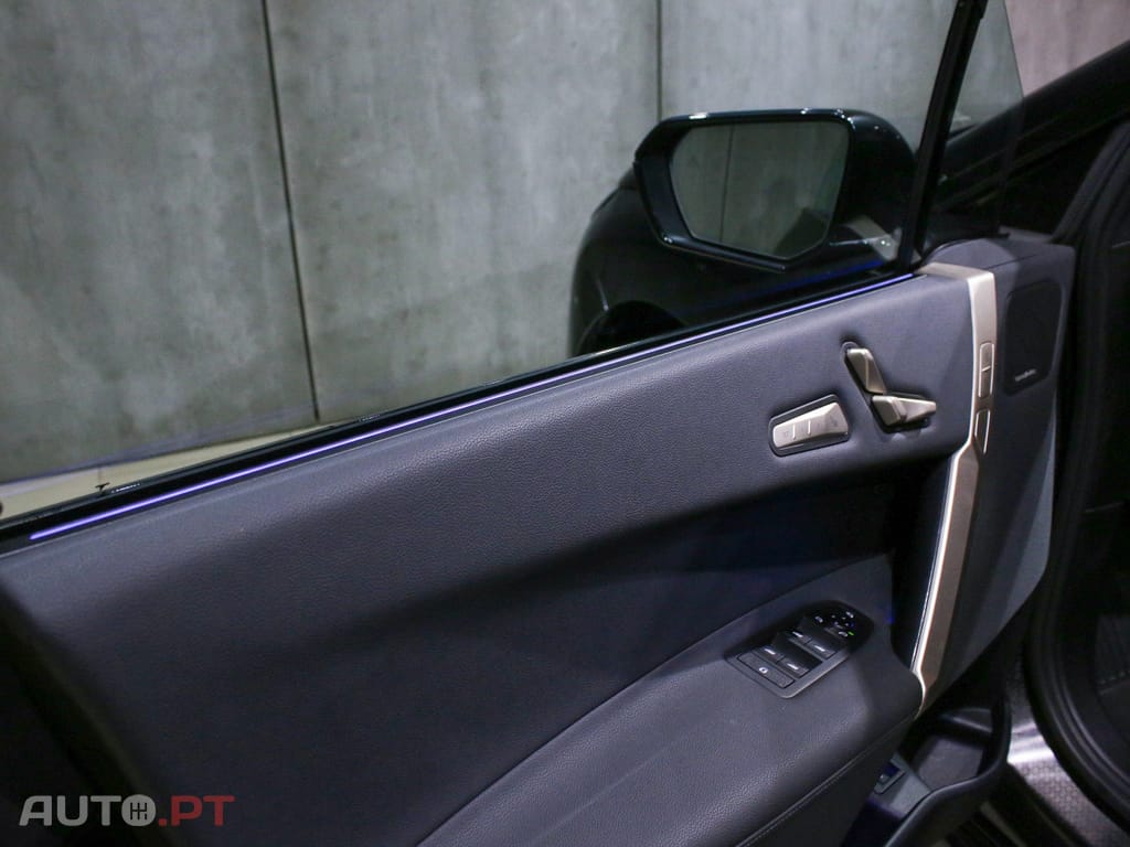 BMW iX xDrive 40 Pack Desportivo