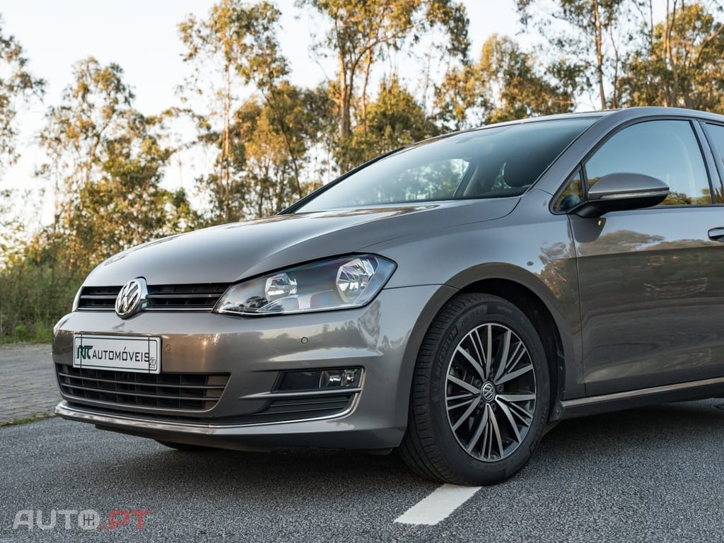 Volkswagen Golf 1.6 TDi BlueMotion Confortline