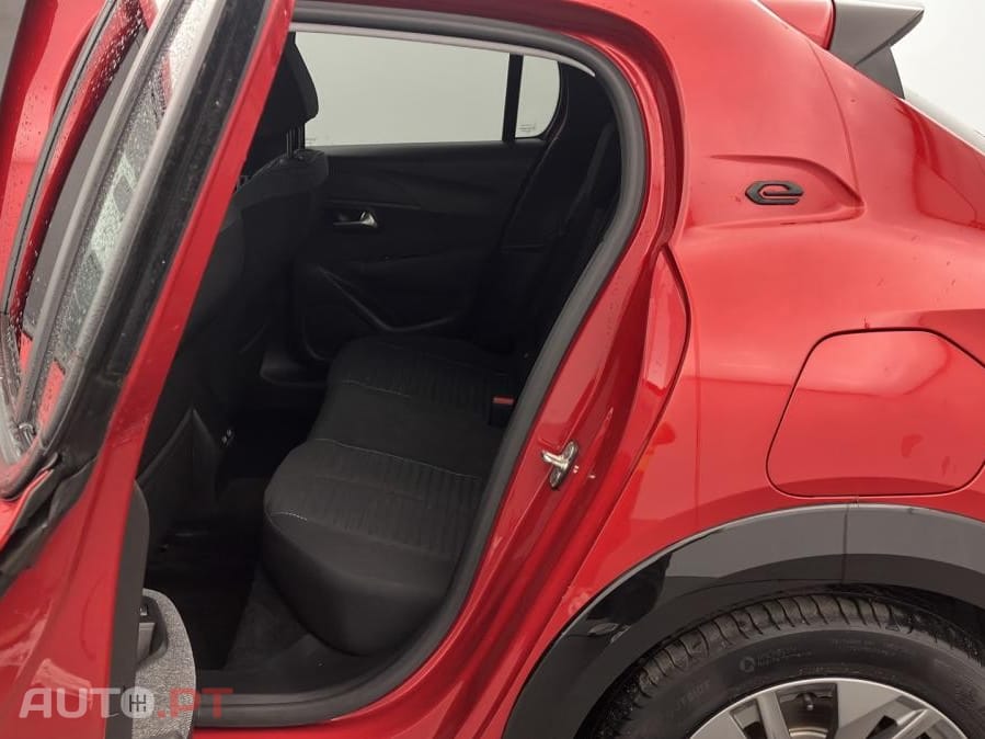 Peugeot E-208 50 kWh Style
