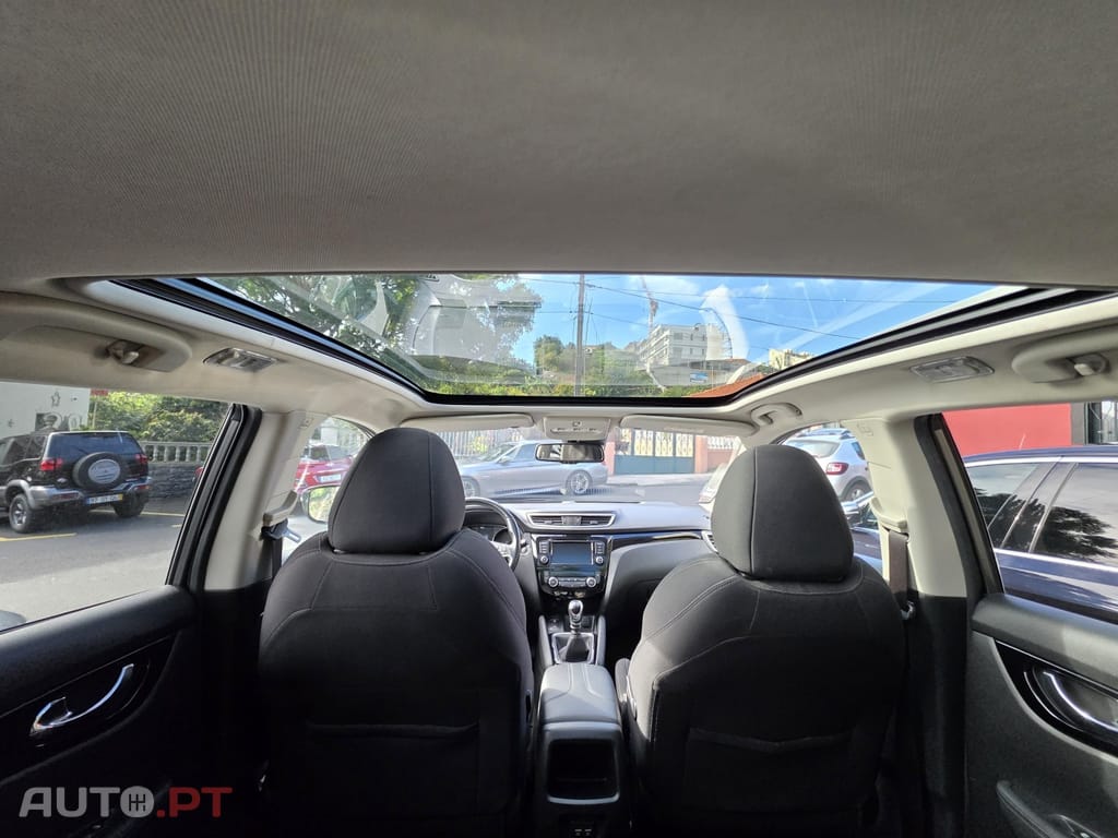 Nissan Qashqai 1.5 dCi N-Connecta J18