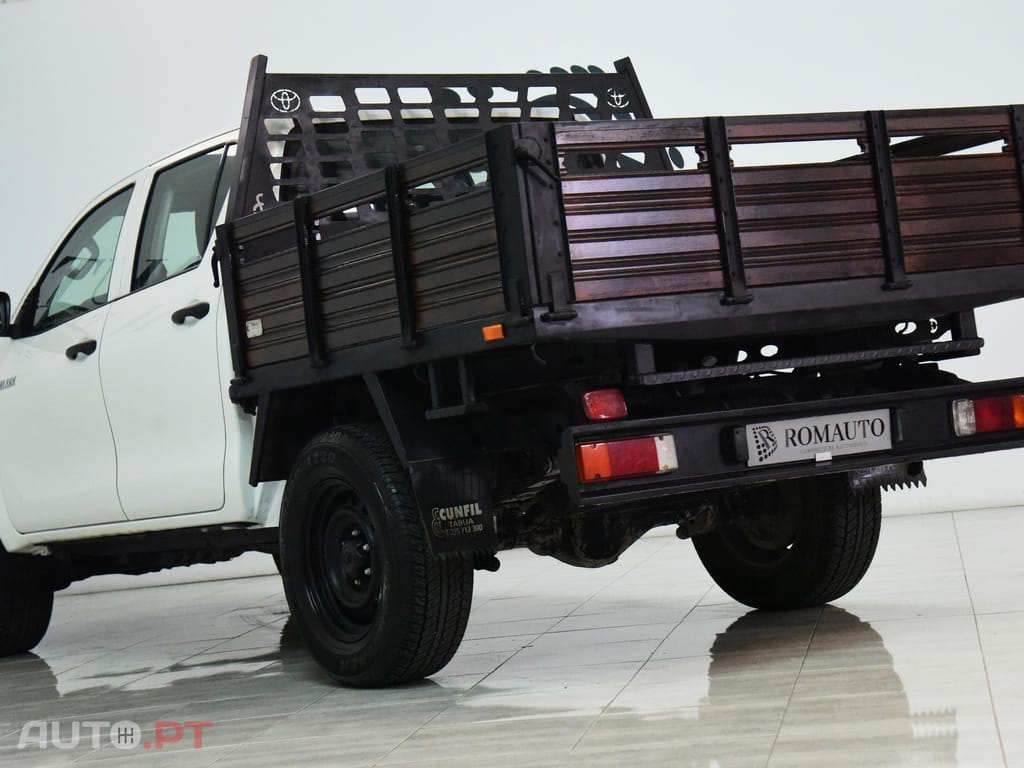 Toyota Hilux 2.4 D-4D 2WD CD CM