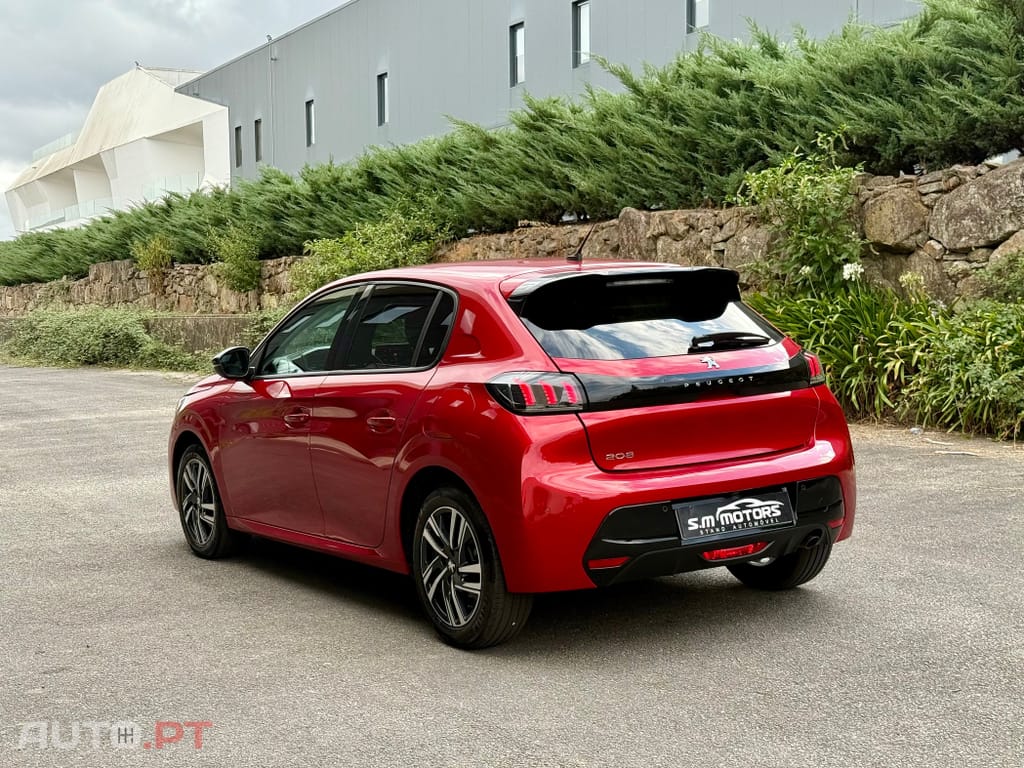 Peugeot 208 PureTech 100 EAT8 Allure