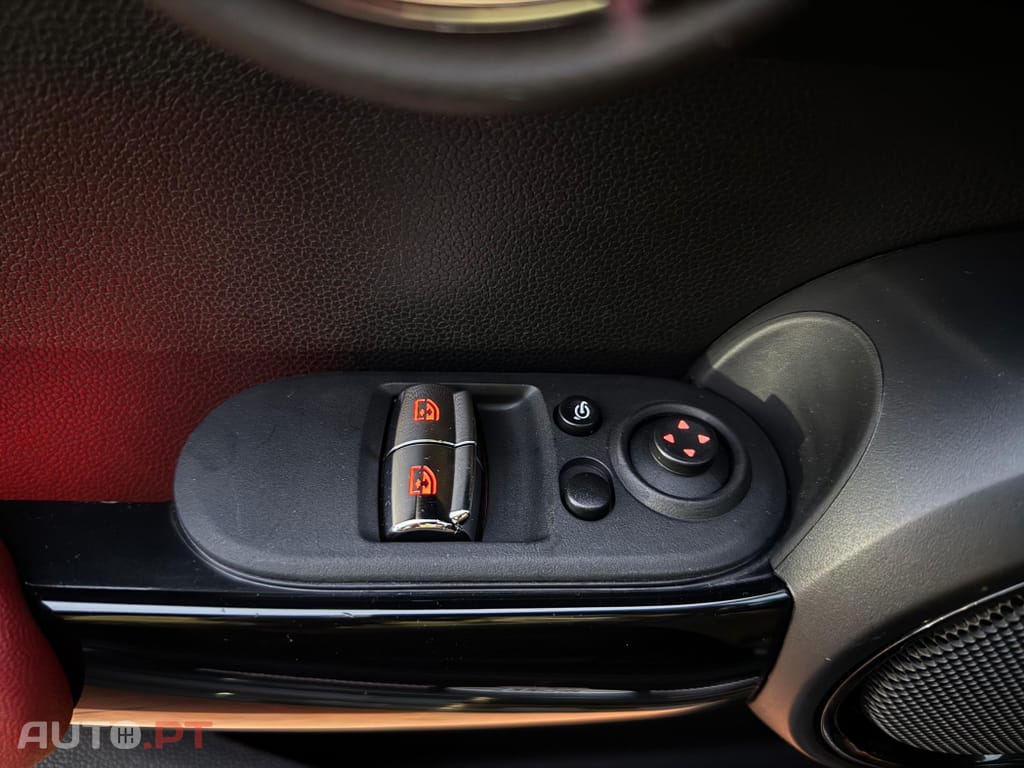 MINI Cooper John Cooper Works Plus Auto Desportiva