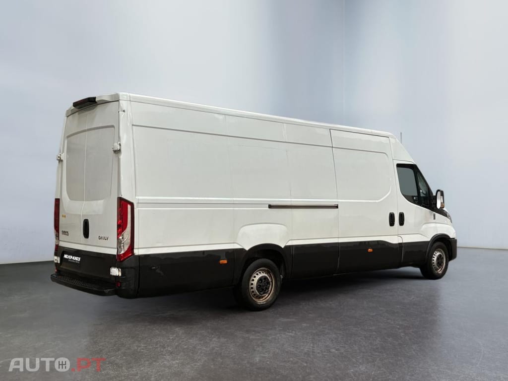 Iveco Daily 2.3 35S14 L5H2 18m3