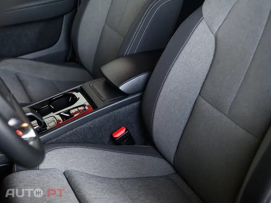 Volvo XC40 1.5 T2 Plus Dark Auto