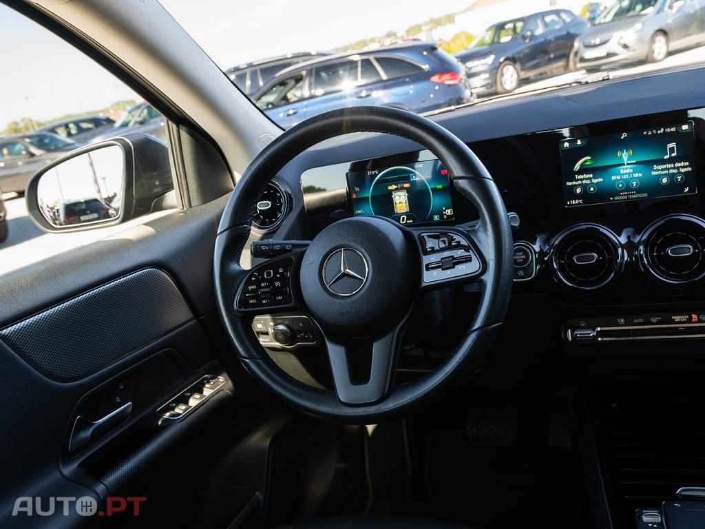 Mercedes-Benz GLA 180 d — fotografia 21
