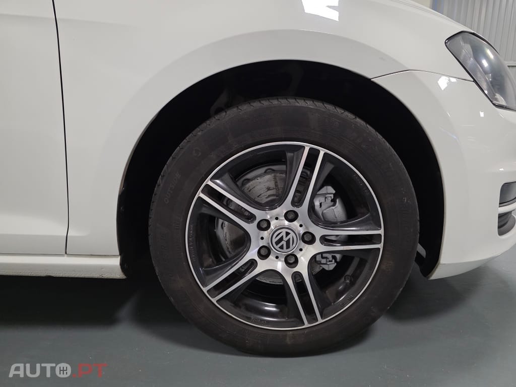 Volkswagen Golf 1.6 HDI CONFORTLINE