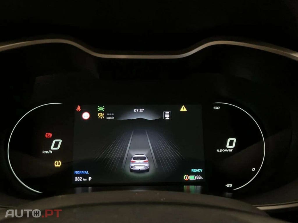 MG ZS EV 72.6 kWh Luxury OBC 11 KW