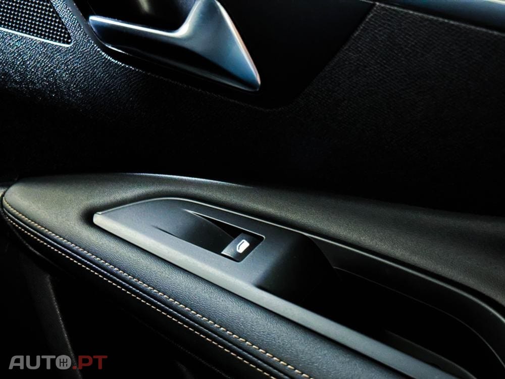 Peugeot 3008 1.6 PureTech GT EAT8