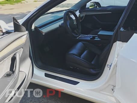 Tesla Model 3 Log