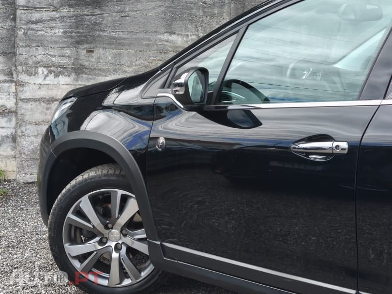 Peugeot 2008 1.2 PureTech Allure EAT6