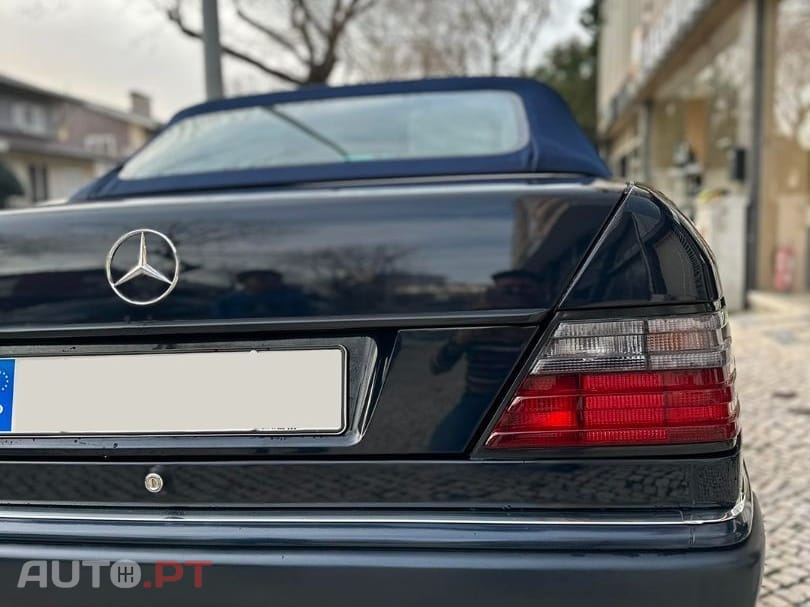 Mercedes-Benz 300 CE-24 Cabriolet