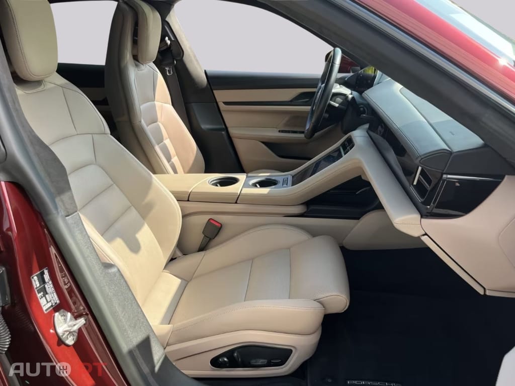 Porsche Taycan Turbo  BOSE I.V.A DEDUTIVEL