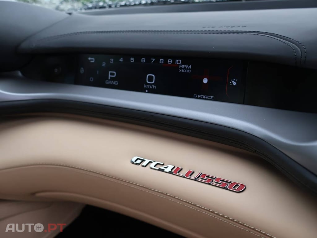 Ferrari GTC4 Lusso V12 4WD Lift