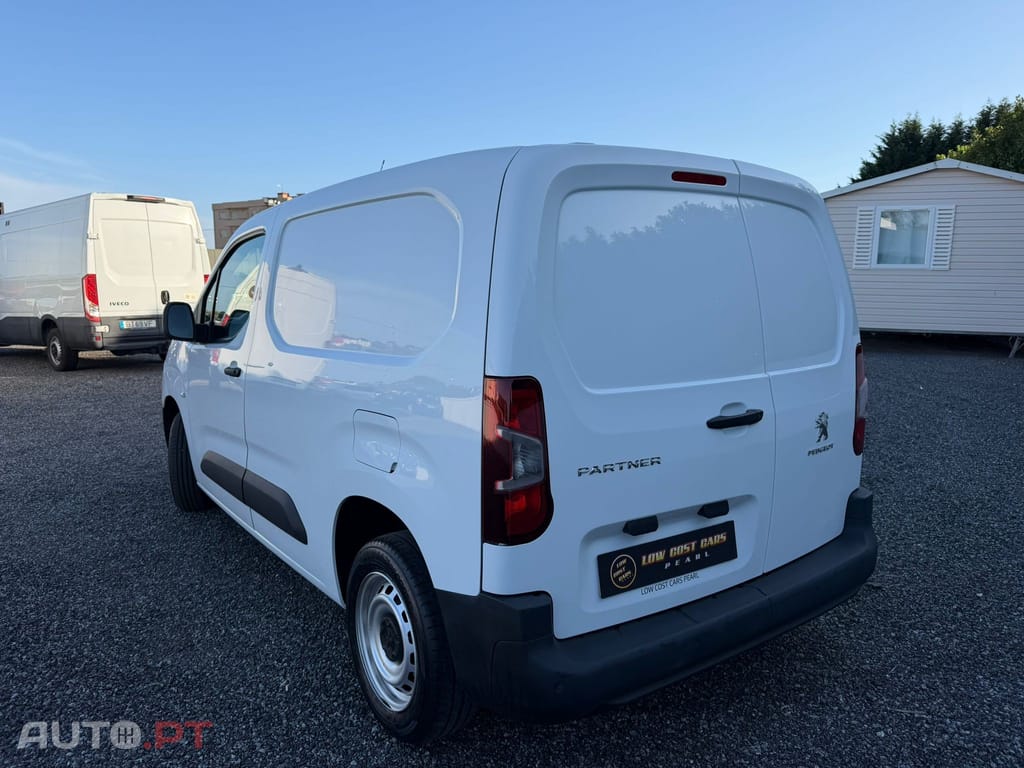 Peugeot Partner 1.5 BlueHDi Asphalt Standard