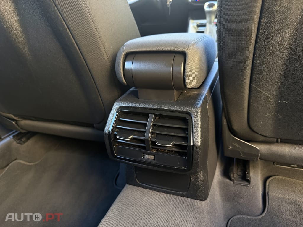Audi Q3 45 TFSIe S line S tronic — fotografia 17