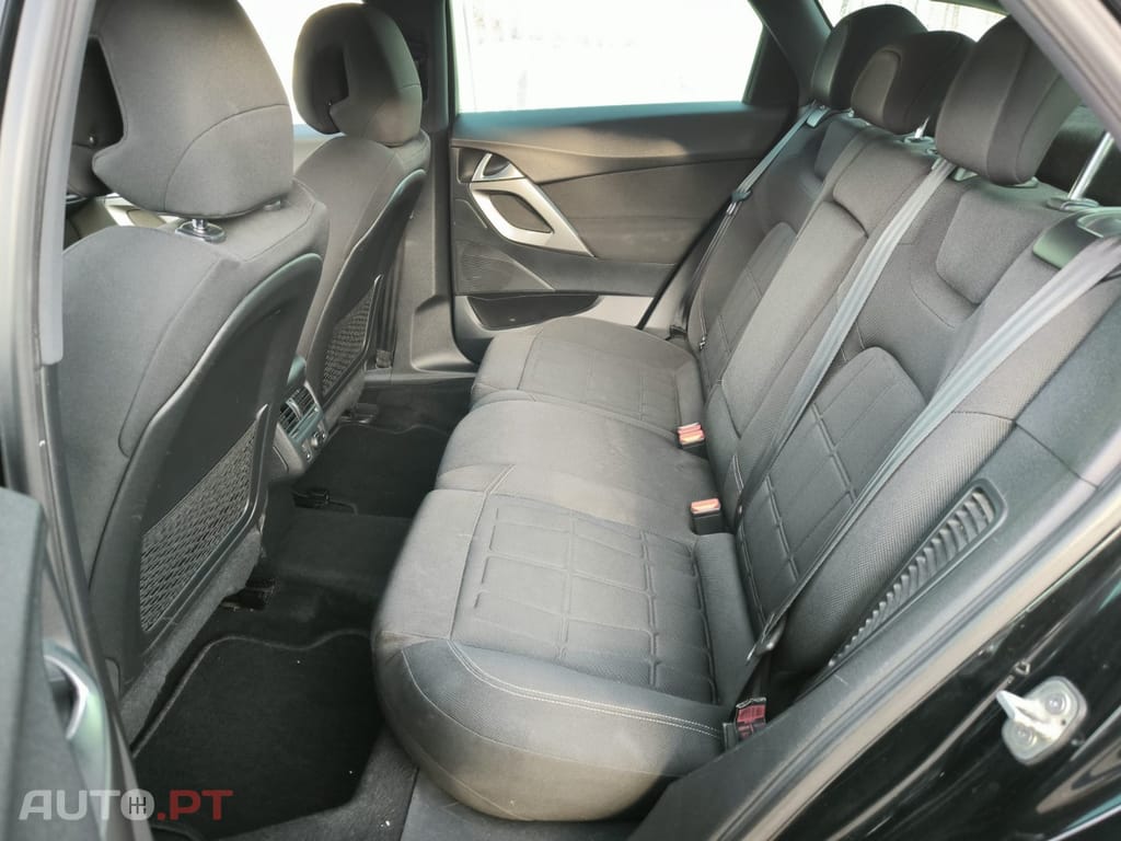 Citroen DS5 2.0 HDi Hy4 So Chic CMP6 88g