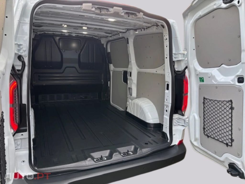 Ford Transit Custom  Trend 320 L1 BEV 83 kWh I.V.A DEDUTÍVEL