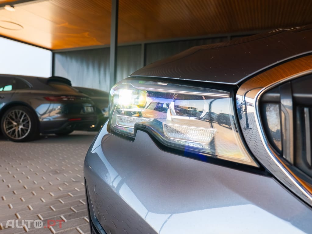 BMW 330 e Touring Corporate Edition Auto