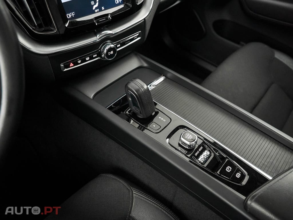 Volvo XC60 2.0 T8 PHEV Momentum Plus AWD