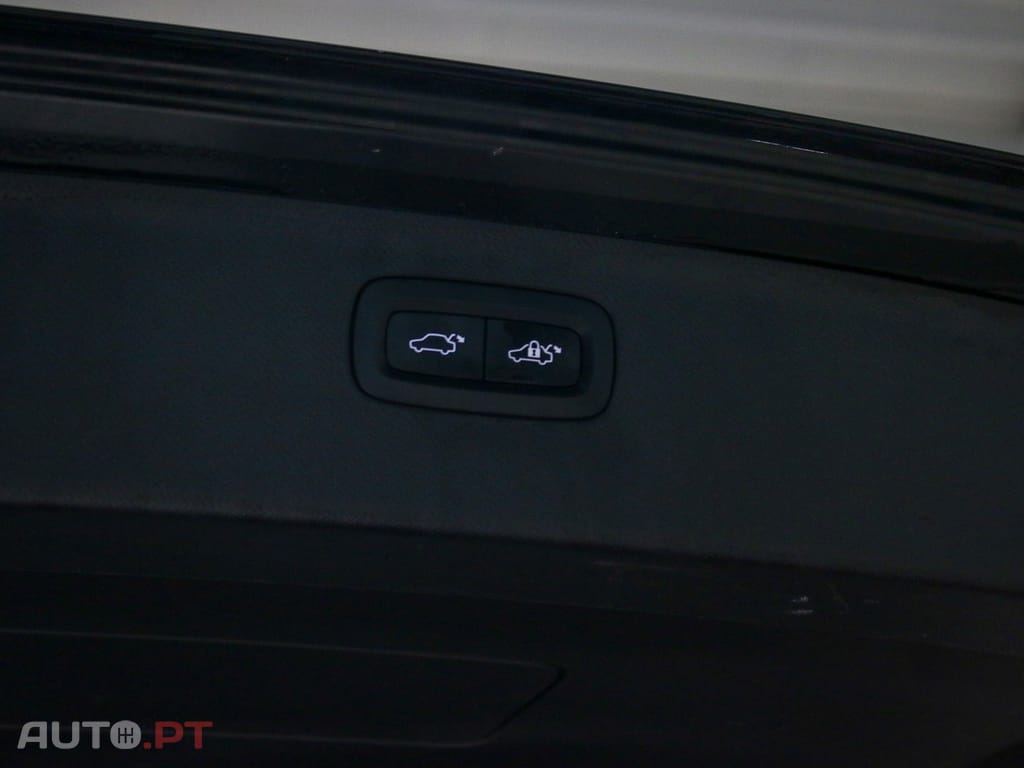 Volvo XC90 2.0 T8 PHEV Core AWD