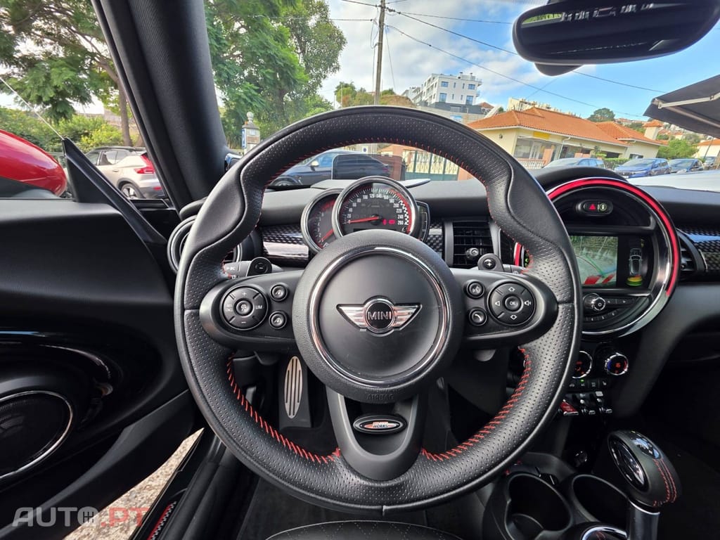 MINI Cooper John Cooper Works Auto Desportiva
