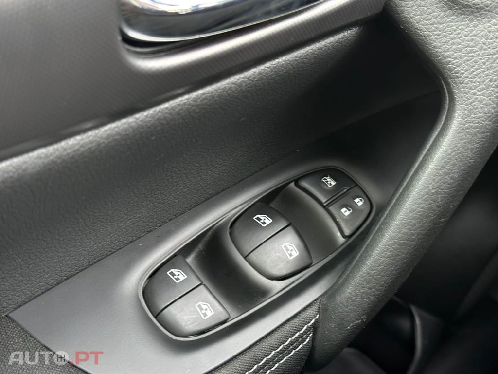 Nissan Qashqai 1.5 dCi N-Connecta 18