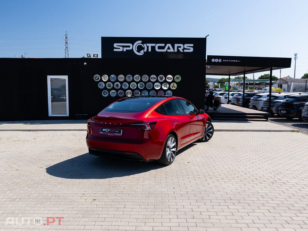 Tesla Model 3 Tração Traseira
