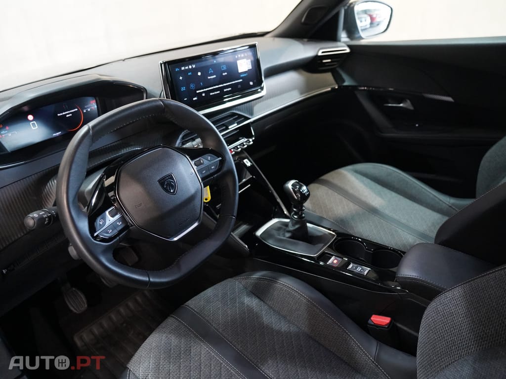 Peugeot 2008 1.2 PureTech Allure