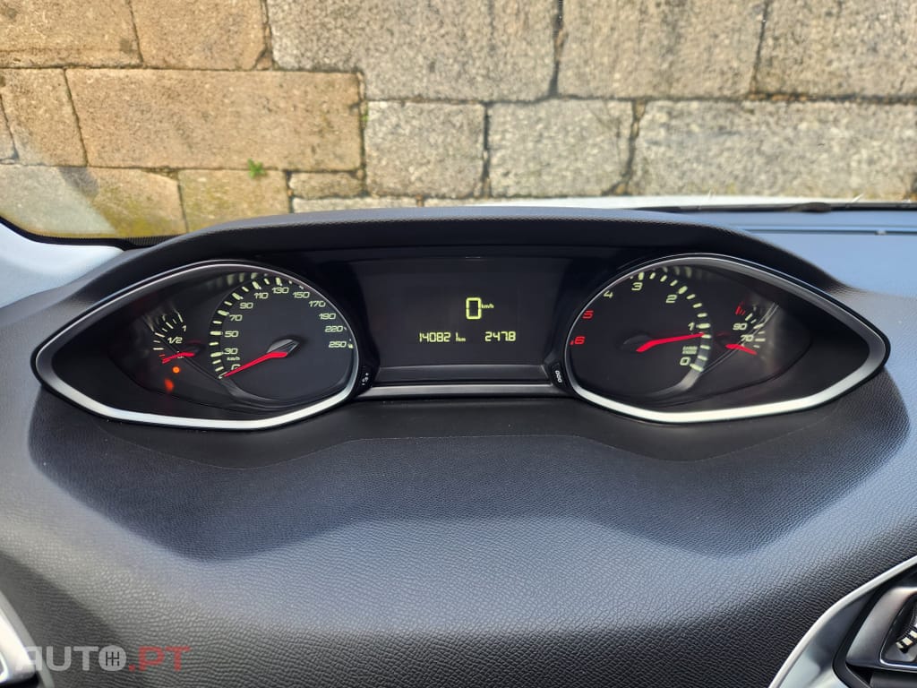 Peugeot 308 1.5 BlueHDi Business Line