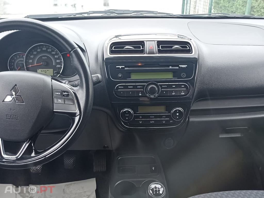 Mitsubishi Space Star 1.2 Intense Connect Edition