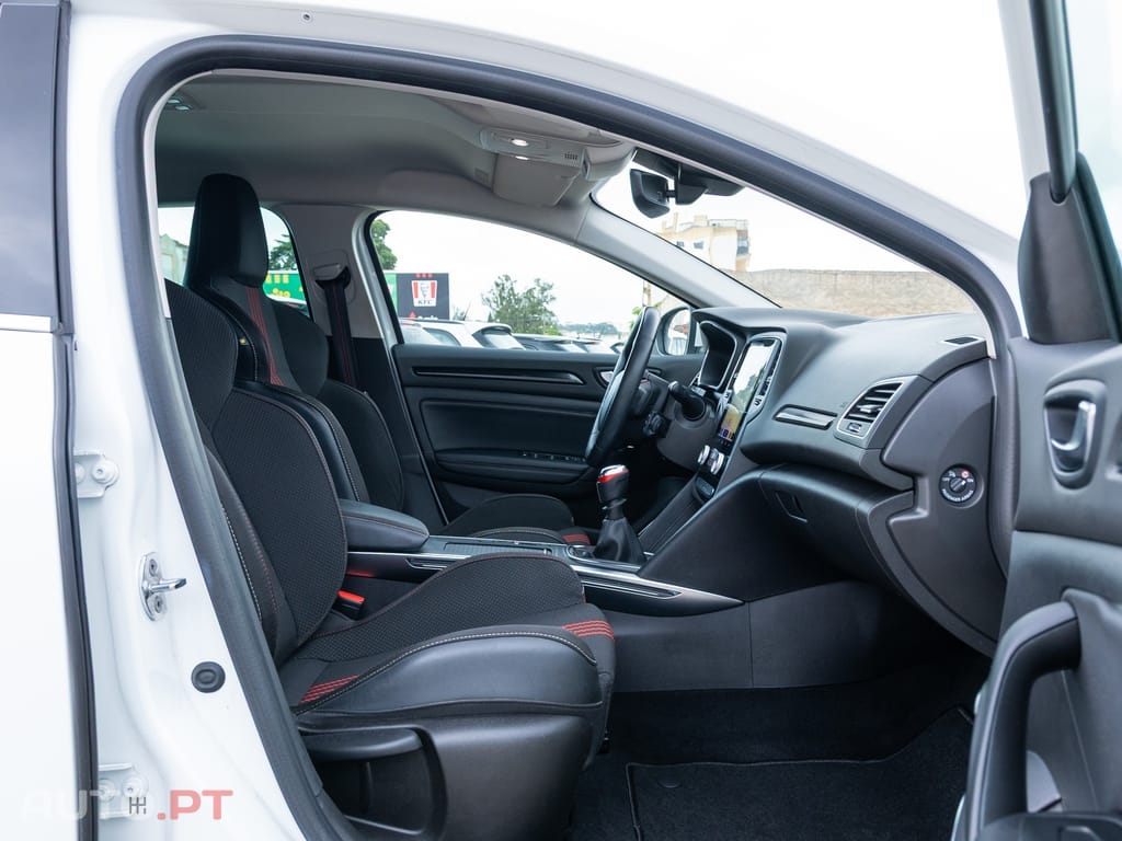 Renault Mégane Sport Tourer 1.5 Blue dCi R.S. Line
