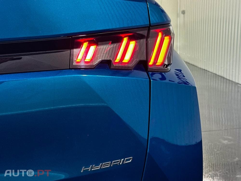 Peugeot 3008 1.2 Hybrid Allure e-DCS6
