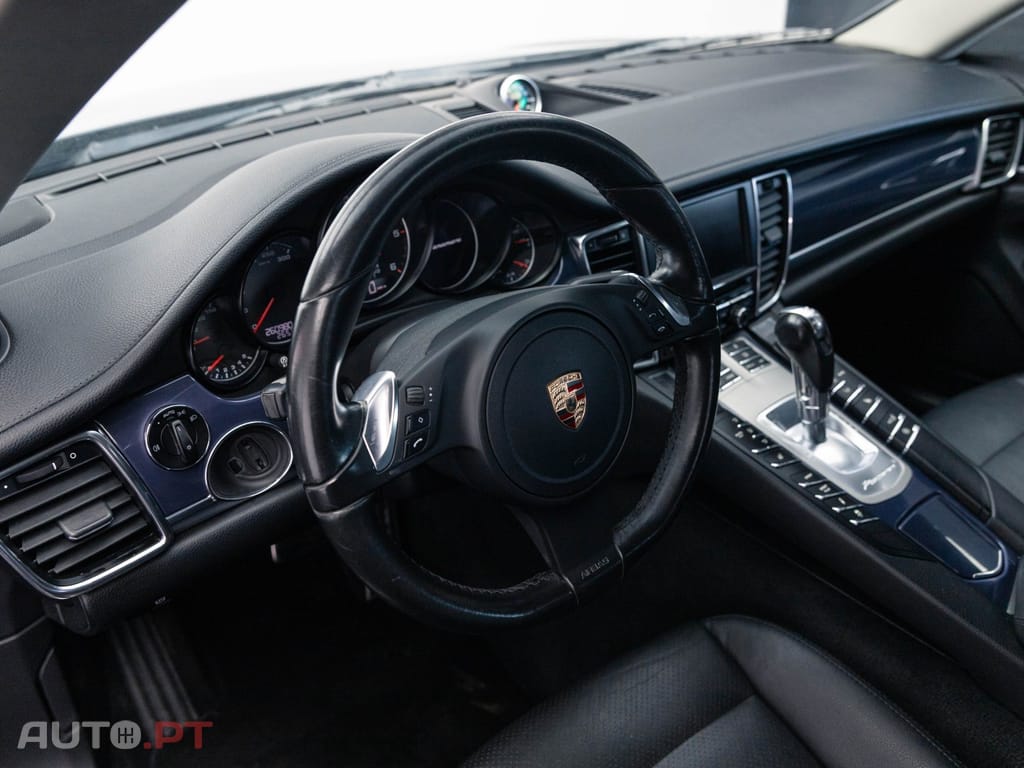 Porsche Panamera Standard