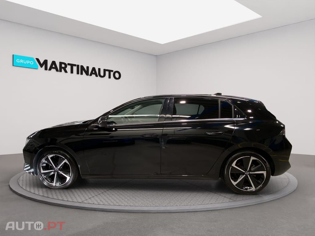 Opel Astra 1.2 T Elegance