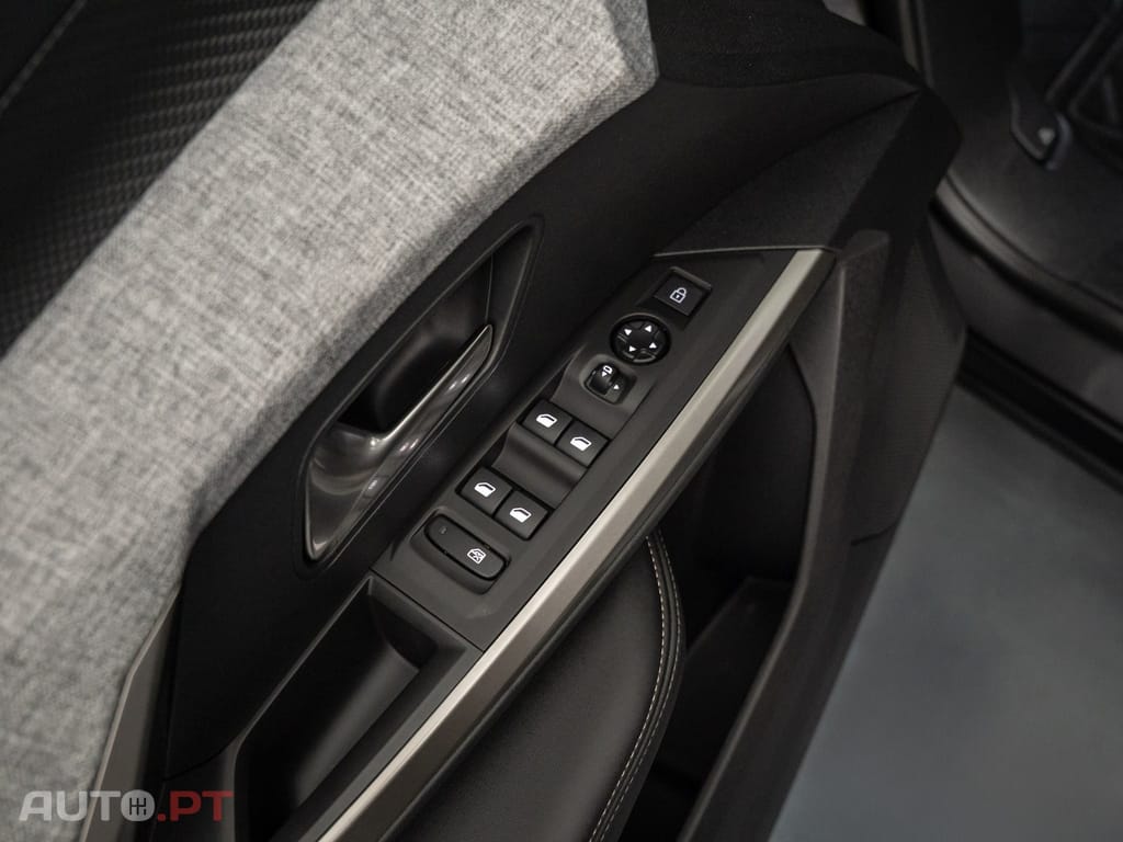 Peugeot 3008 1.2 Hybrid Allure e-DCS6