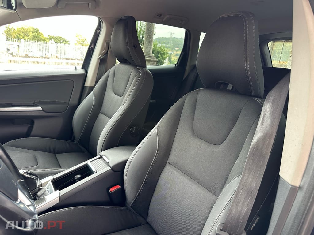Volvo XC60 2.0 D4 Momentum Geartronic