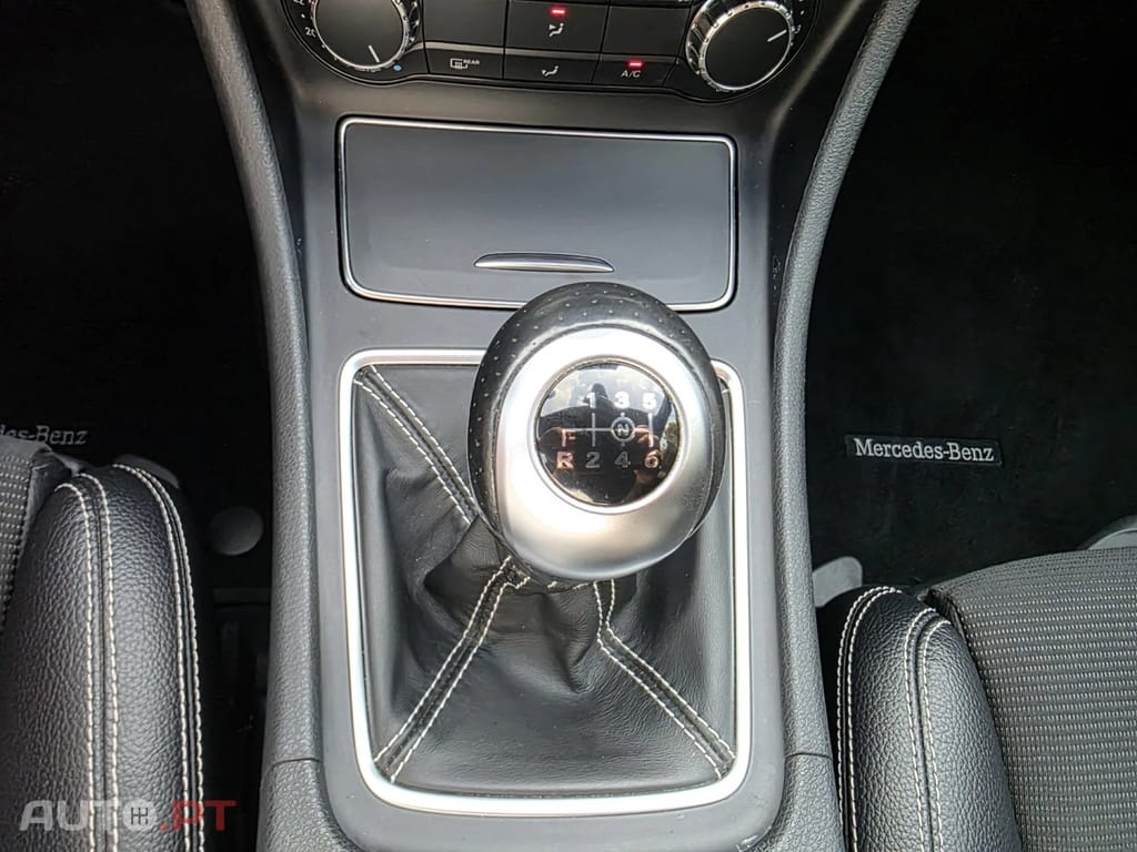 Mercedes-Benz CLA 180 D URBAN