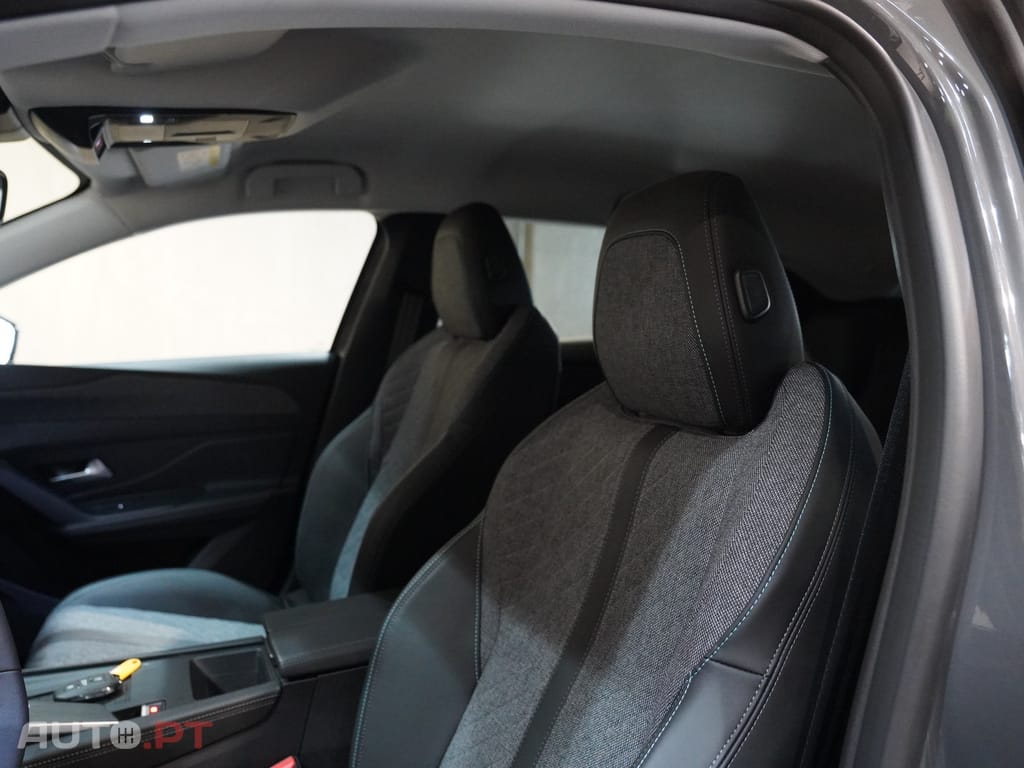 Peugeot 408 1.2 PureTech Allure EAT8