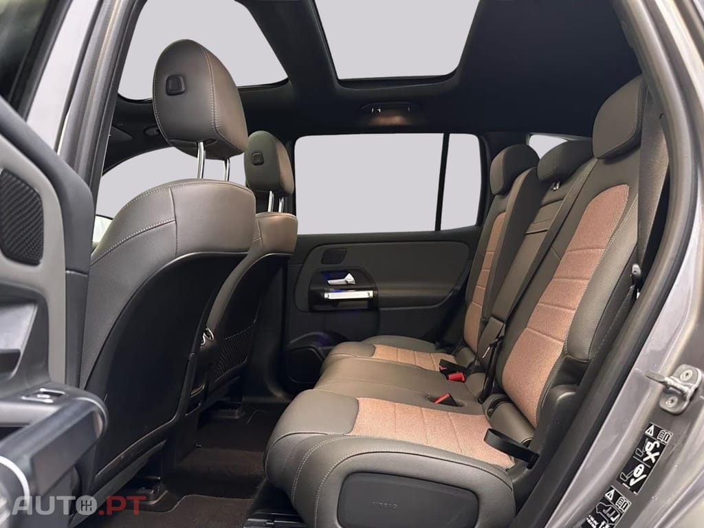 Mercedes-Benz EQB 300 4M