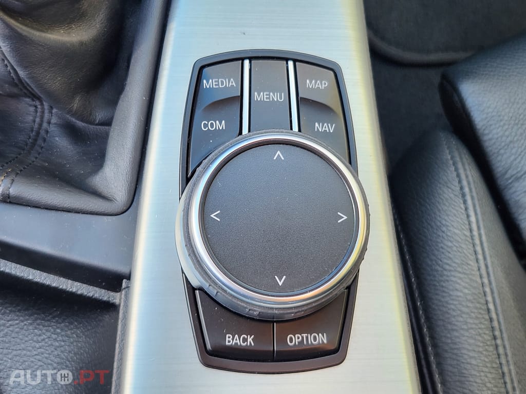 BMW 318 d Touring Line Luxury Purity