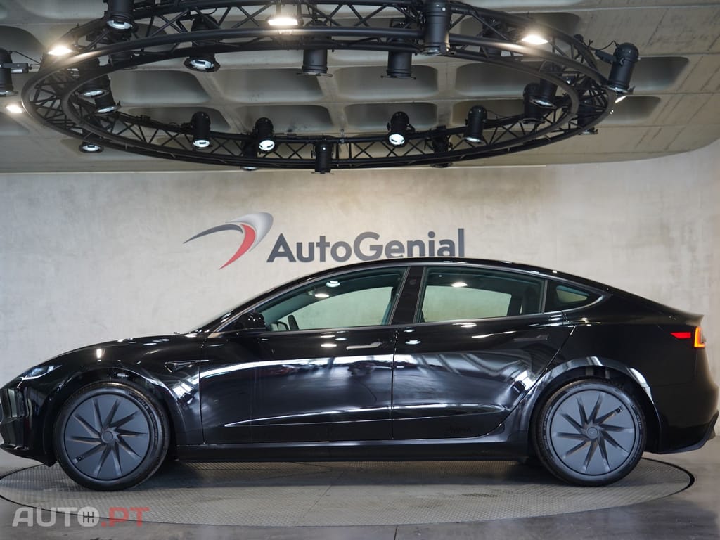 Tesla Model 3 Tração Traseira